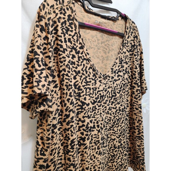 Ava & Viv 2X Womens Cheetah Print Shirt Wild Bold V-Neck Exotic Animal Leopard - Picture 2 of 12